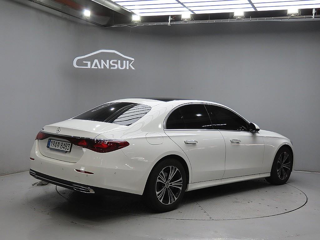 Mercedes Benz E class - Vista 7