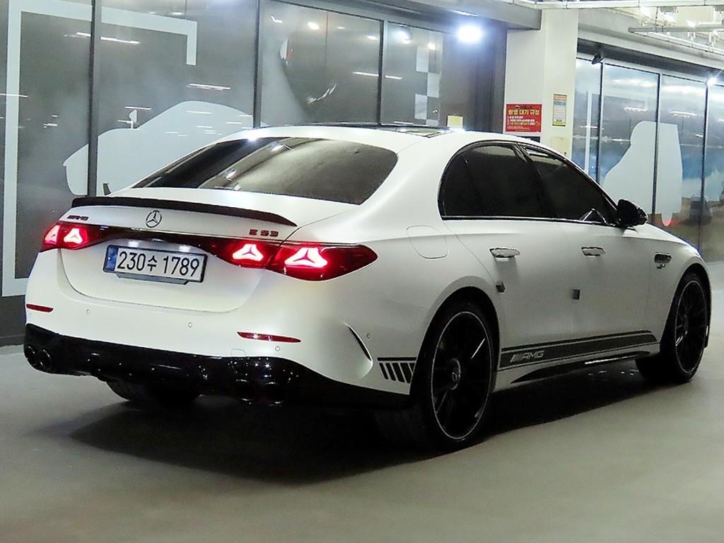 Mercedes Benz E class - Vista 4