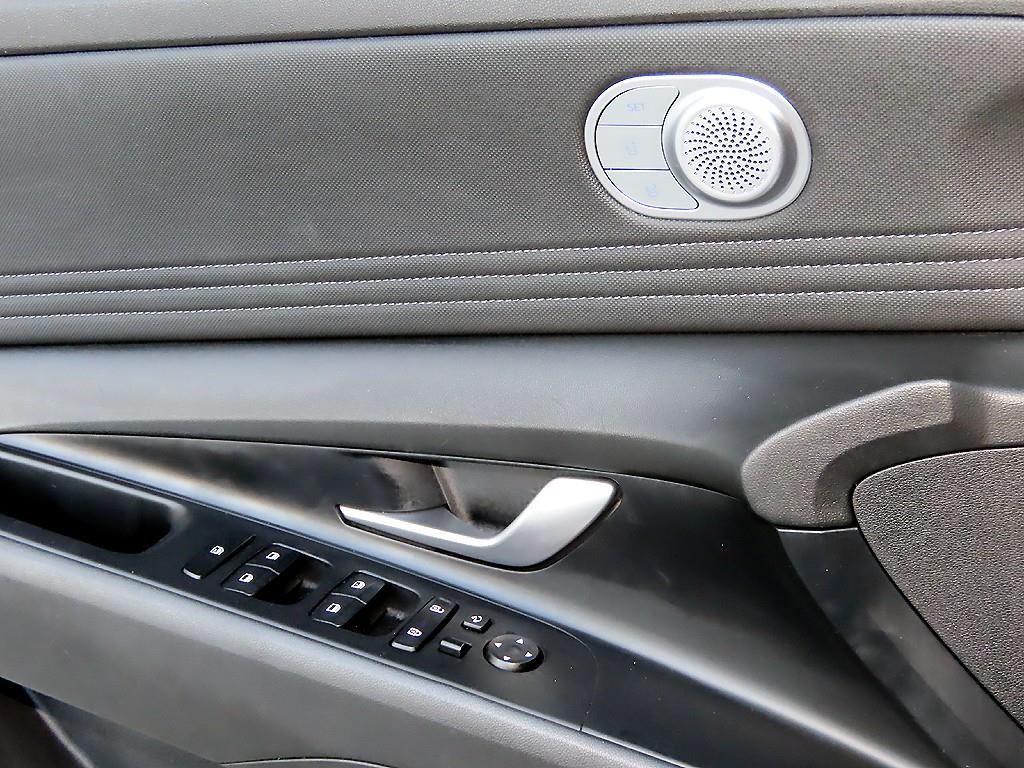 HYUNDAI Avante - Vista 11