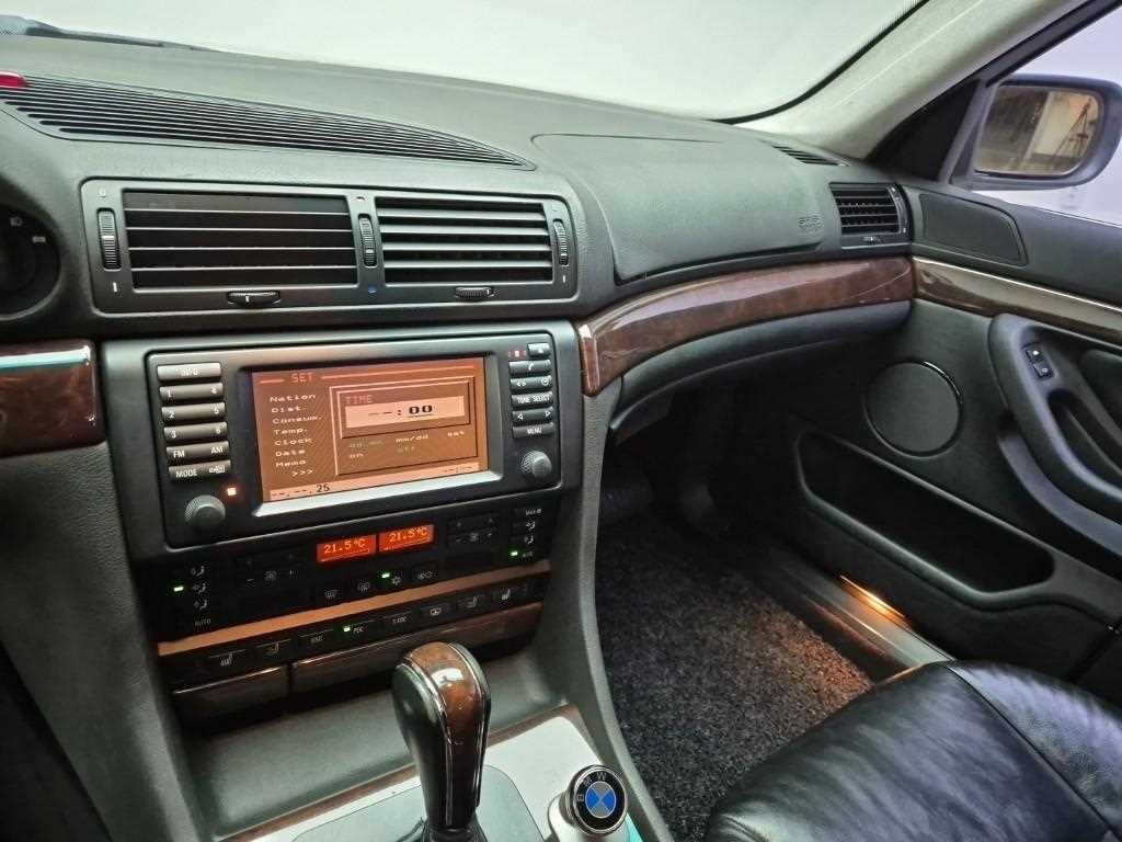 BMW 7 Series - Vista 10