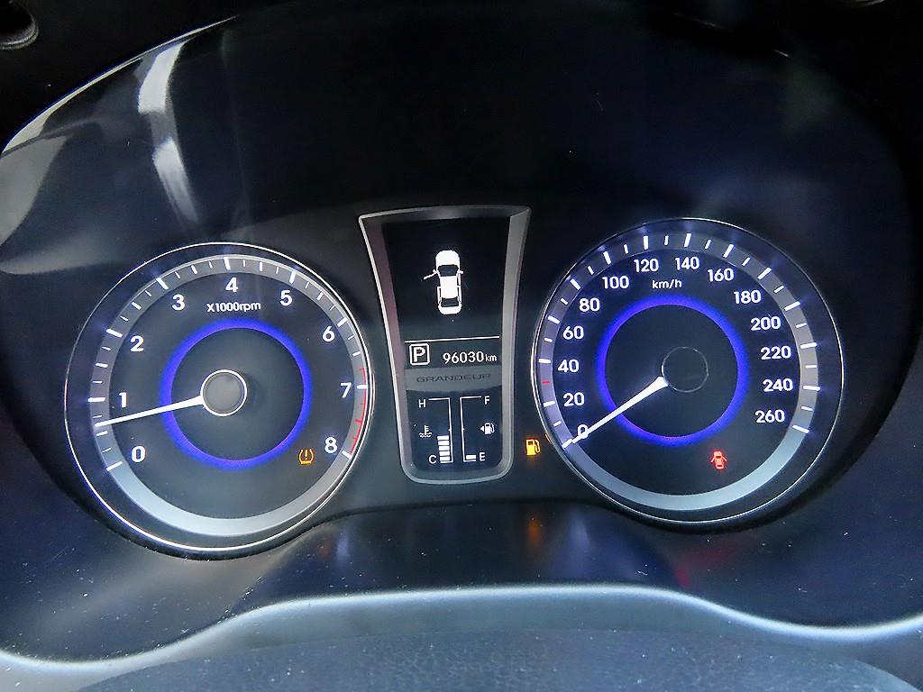 HYUNDAI Grandeur - Vista 9