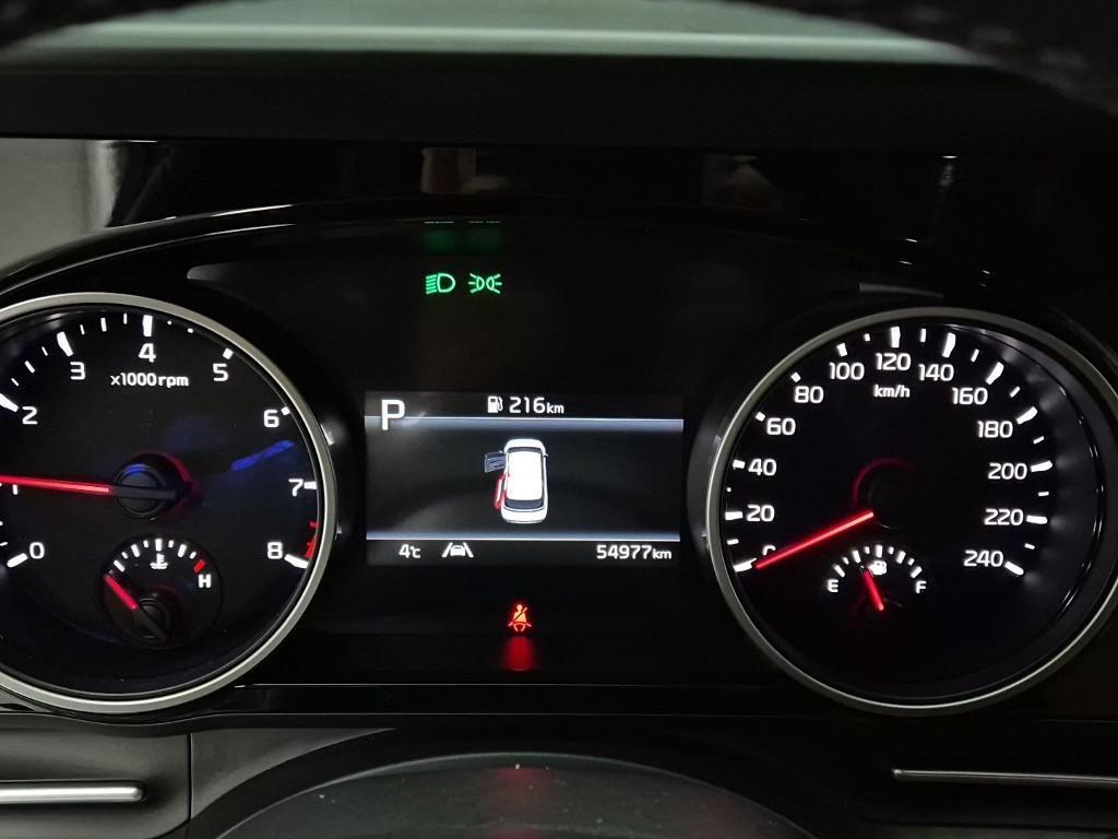 KIA Carnival - Vista 5