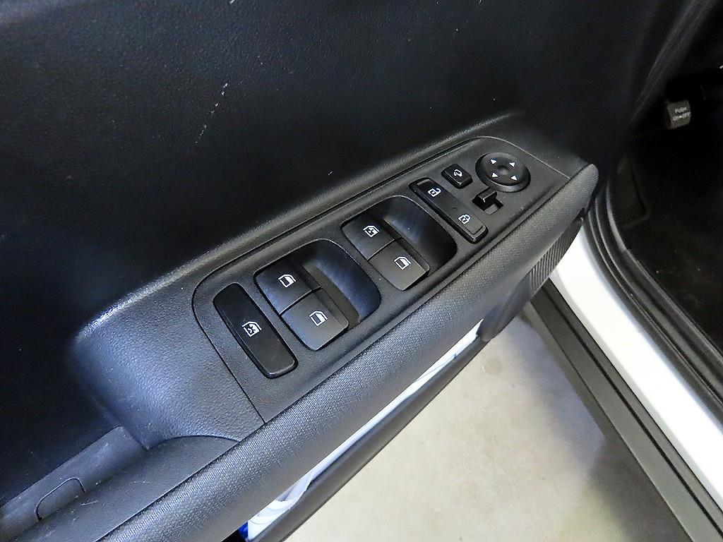 HYUNDAI Casper - Vista 12