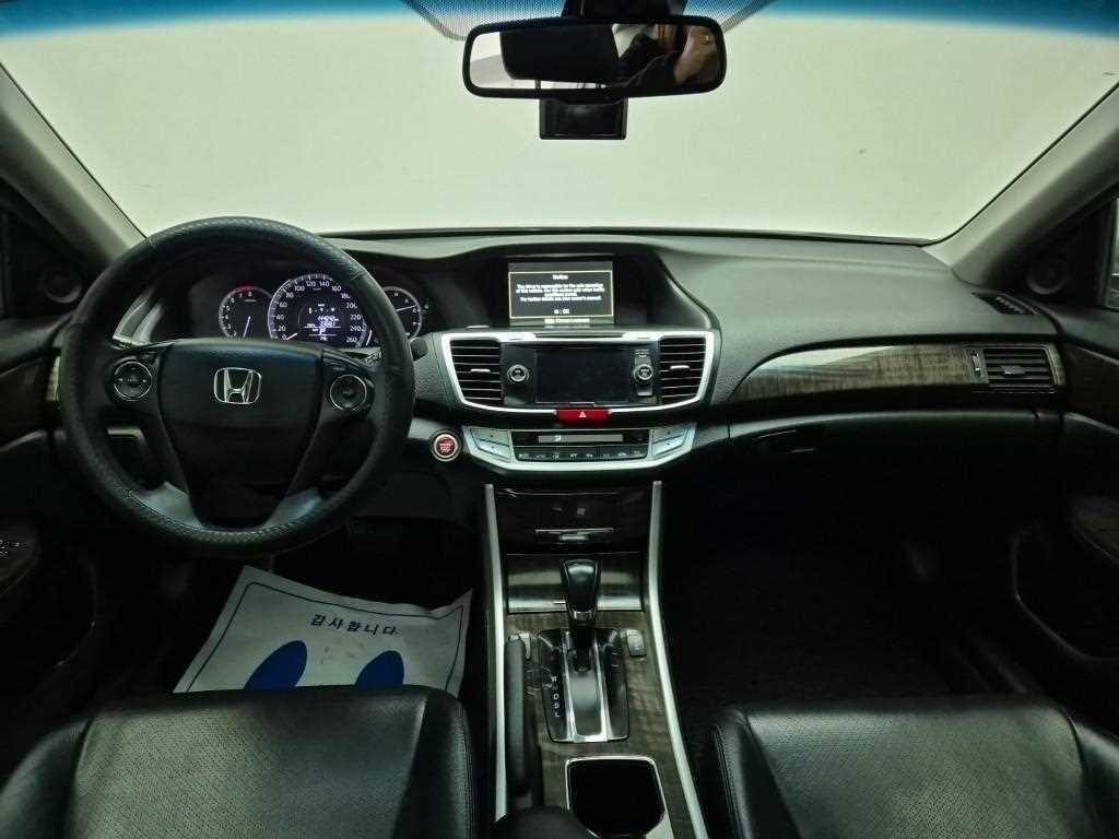 Honda Accord - Vista 7
