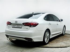 HYUNDAI Aslan - Vista 8