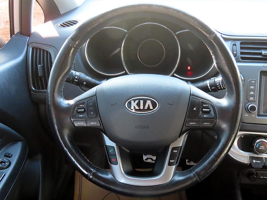 KIA Pride - Vista 7