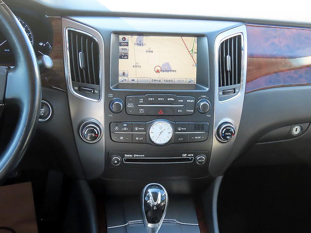 HYUNDAI Equus - Vista 10