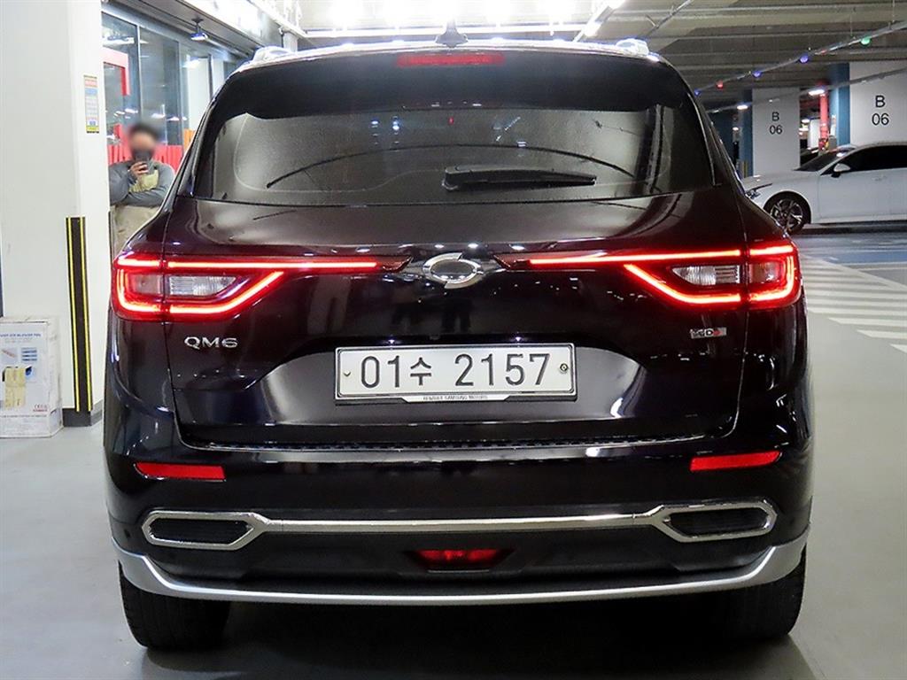 SAMSUNG QM6 - Vista 5