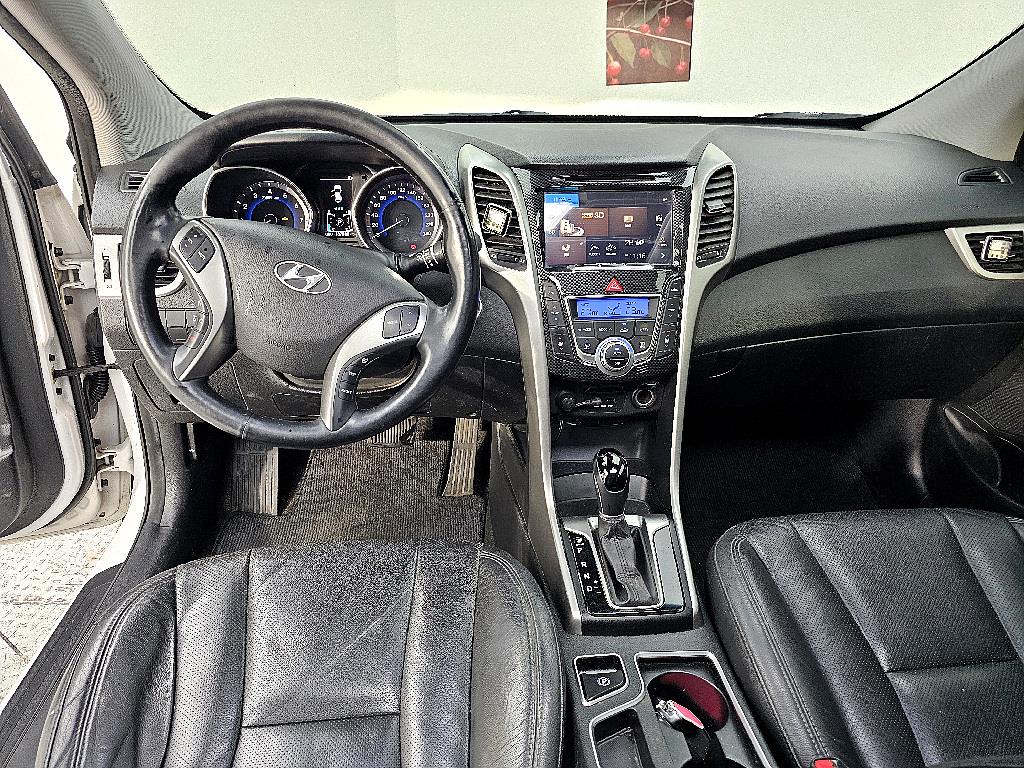 HYUNDAI i30 - Vista 5