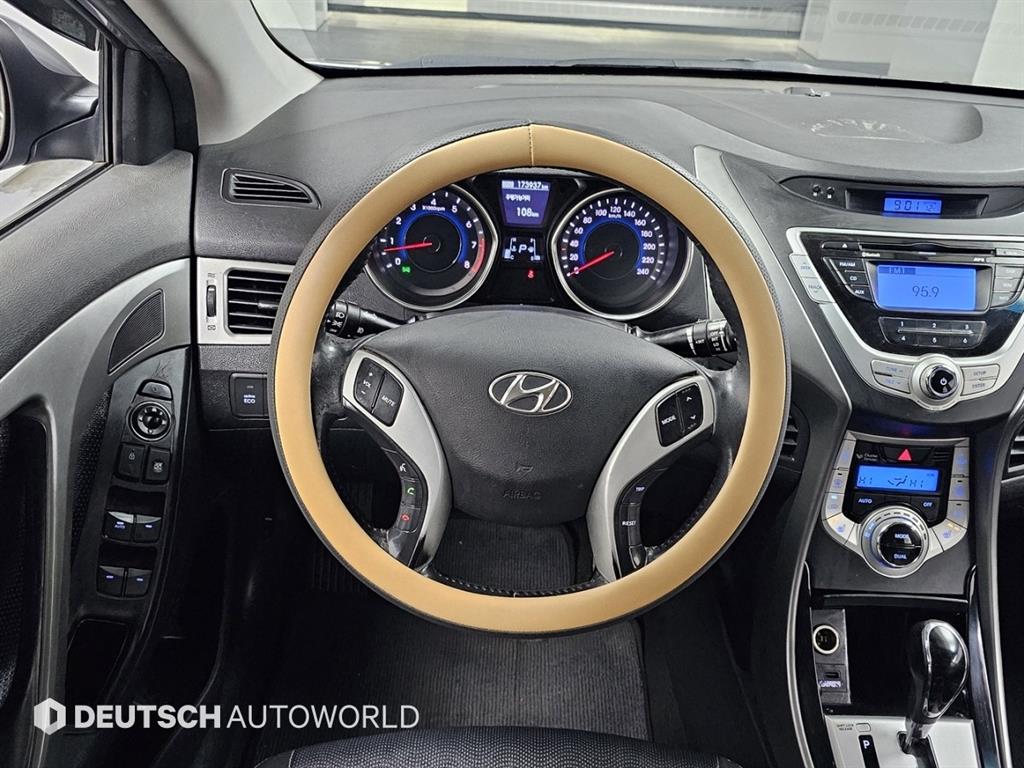 HYUNDAI Avante 2012 Gris - Importación desde Corea - HF Imports Iquique - Foto 13