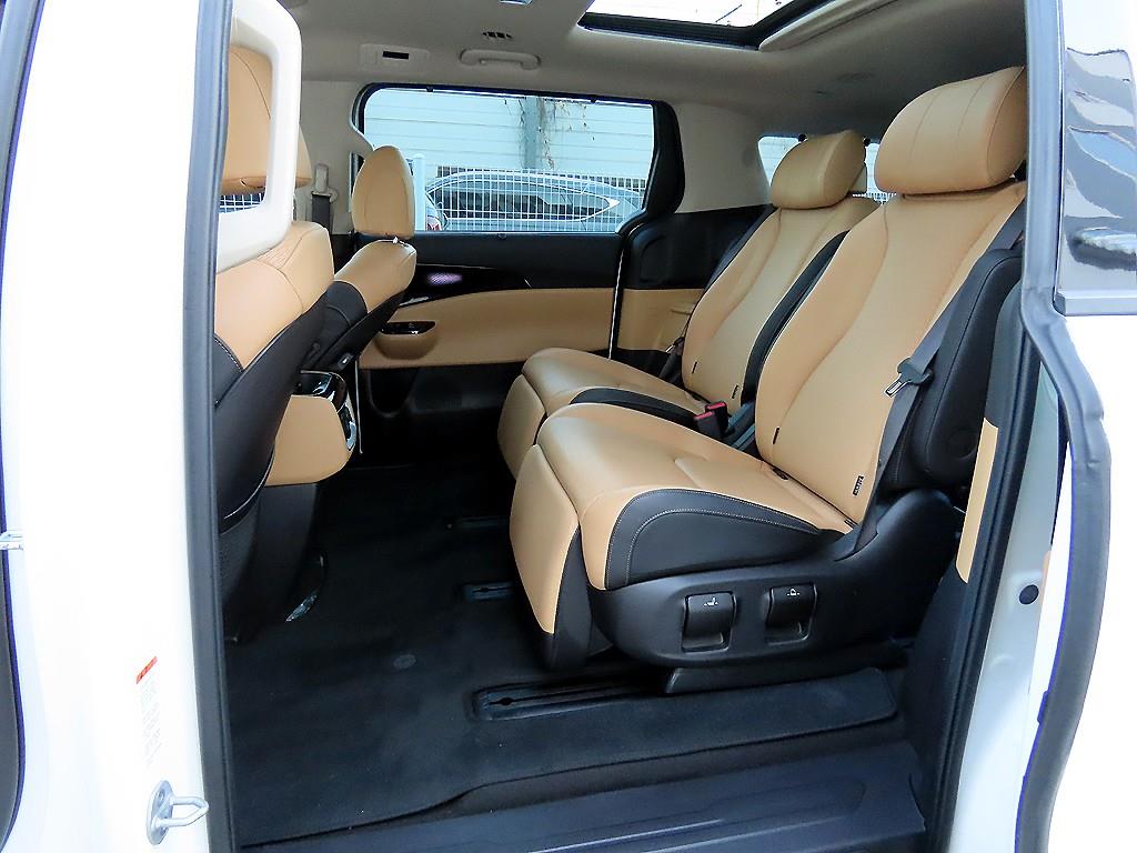 KIA Carnival - Vista 6