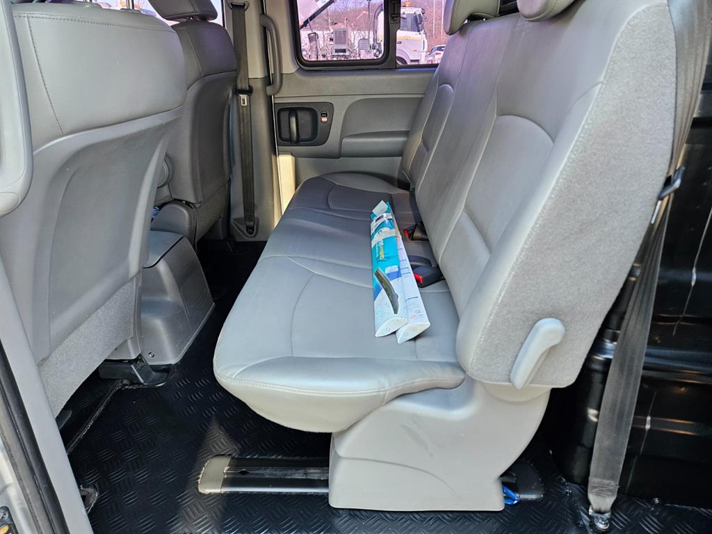 HYUNDAI Starex - Vista 11