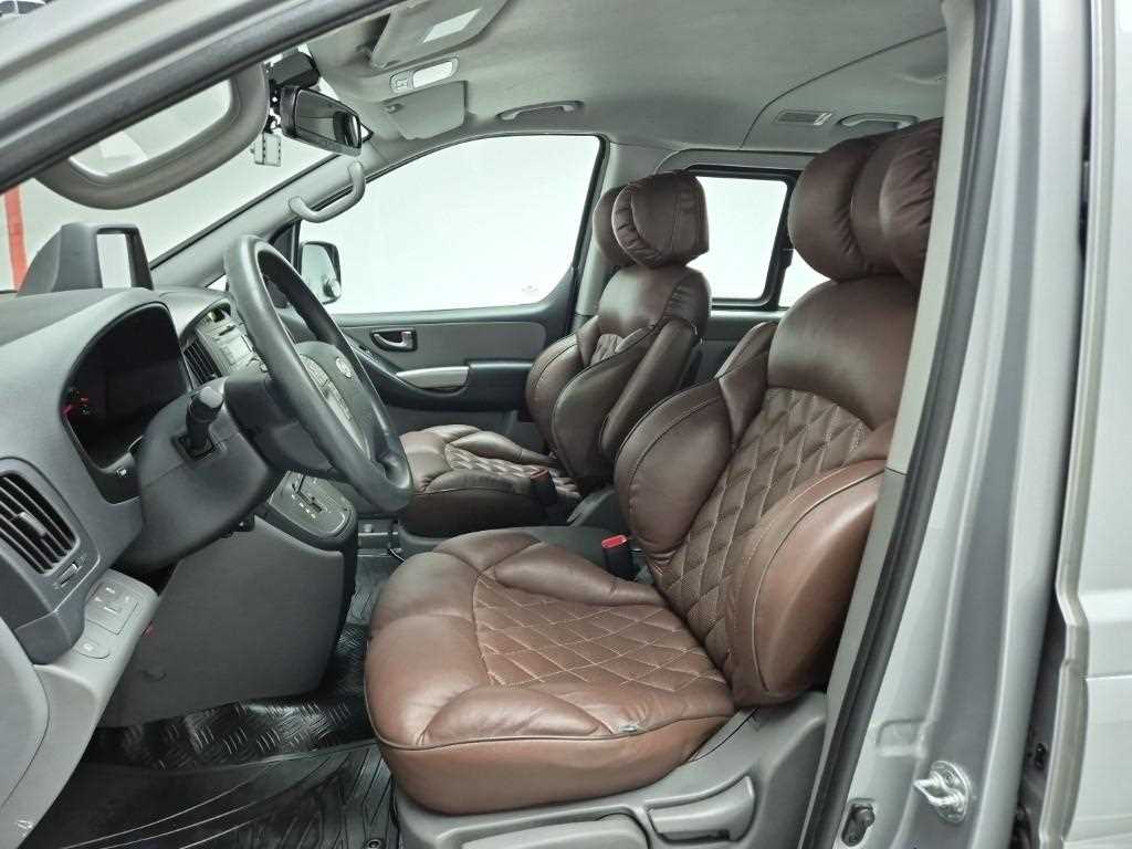 HYUNDAI Starex - Vista 11