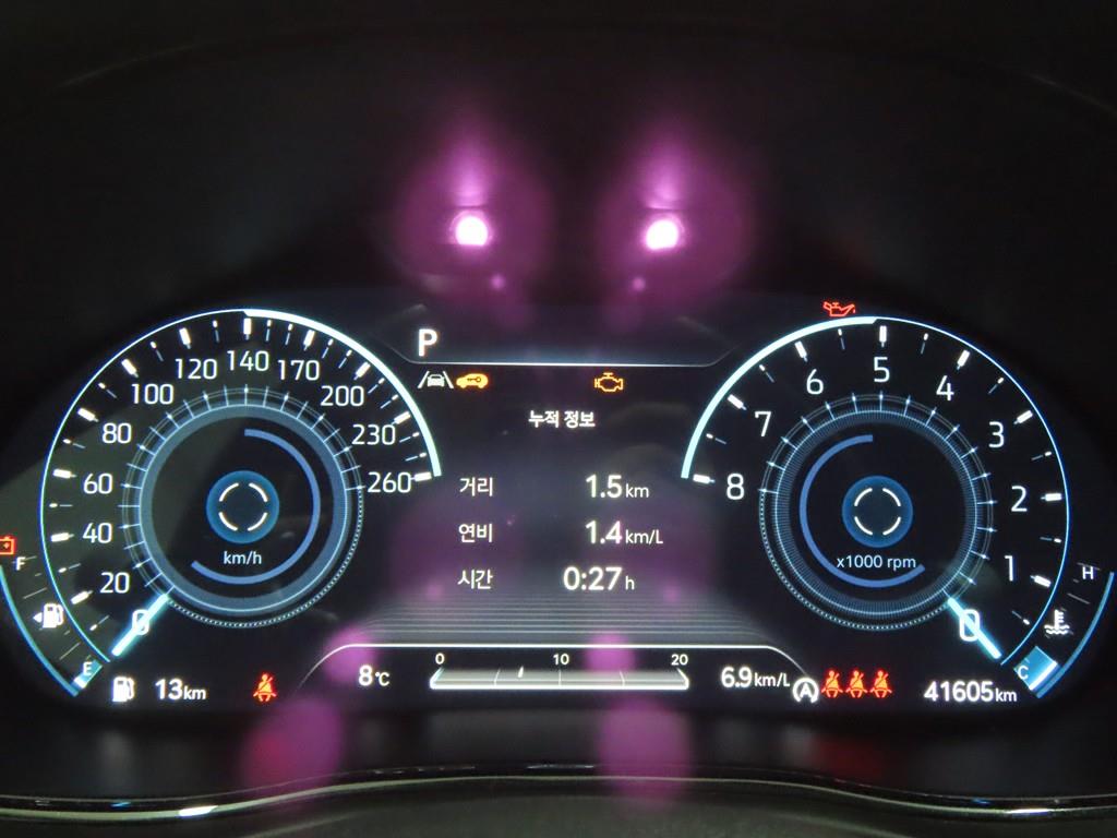 Genesis GV70 - Vista 9