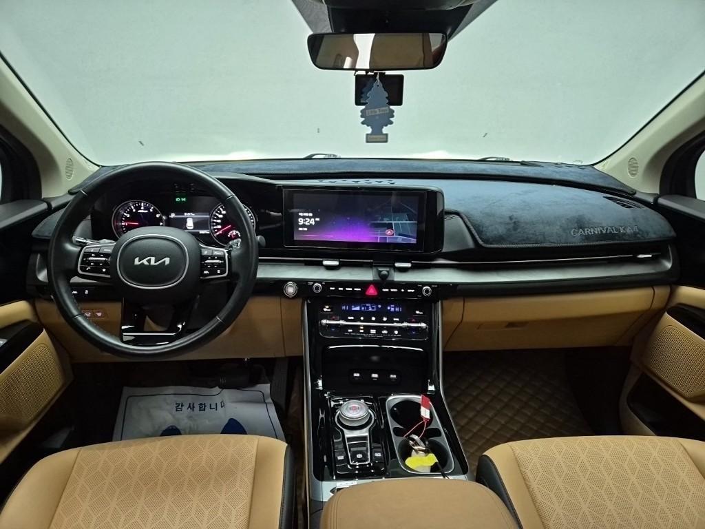 KIA Carnival - Vista 12