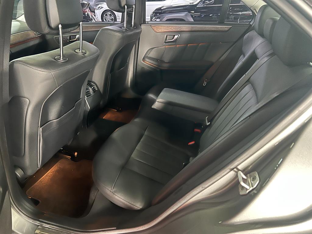 Mercedes Benz E class - Vista 8