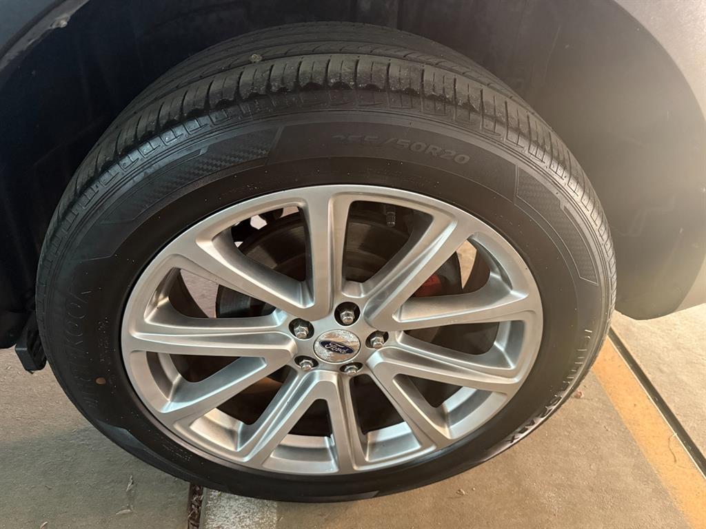 Ford Explorer - Vista 9