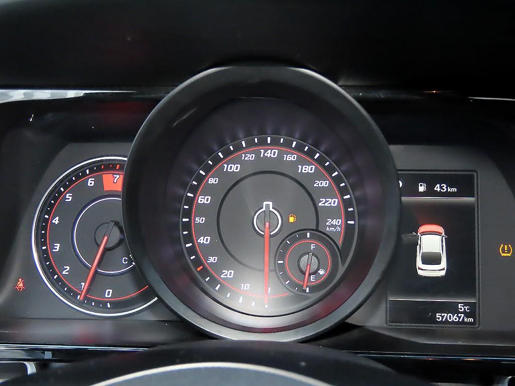 HYUNDAI Avante - Vista 9