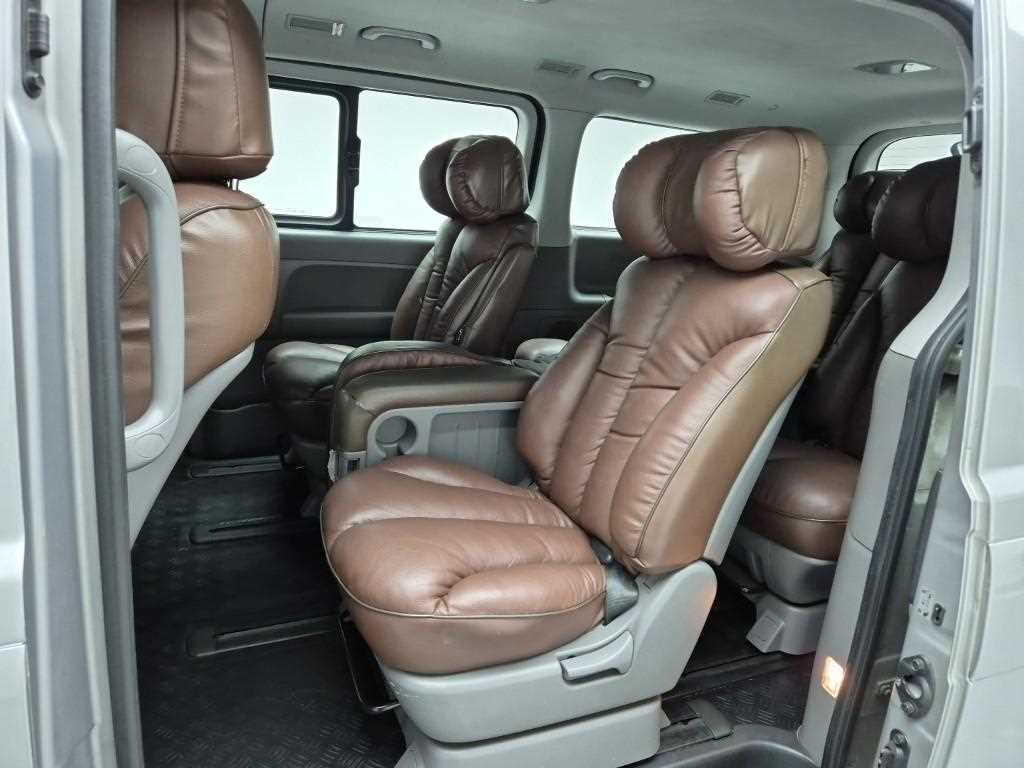 HYUNDAI Starex - Vista 12