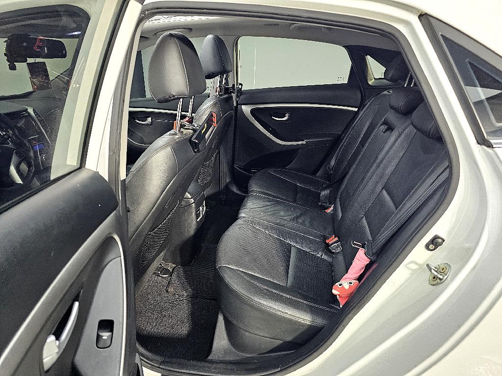 HYUNDAI i30 - Vista 9