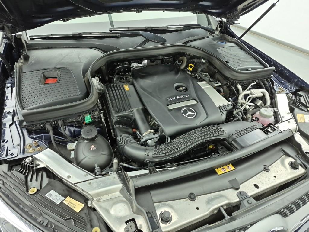 Mercedes Benz GLC Class - Vista 6