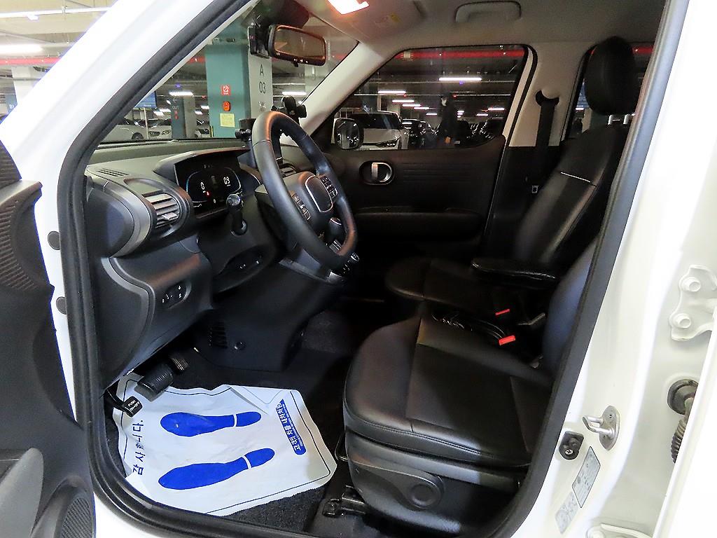 HYUNDAI Casper - Vista 6