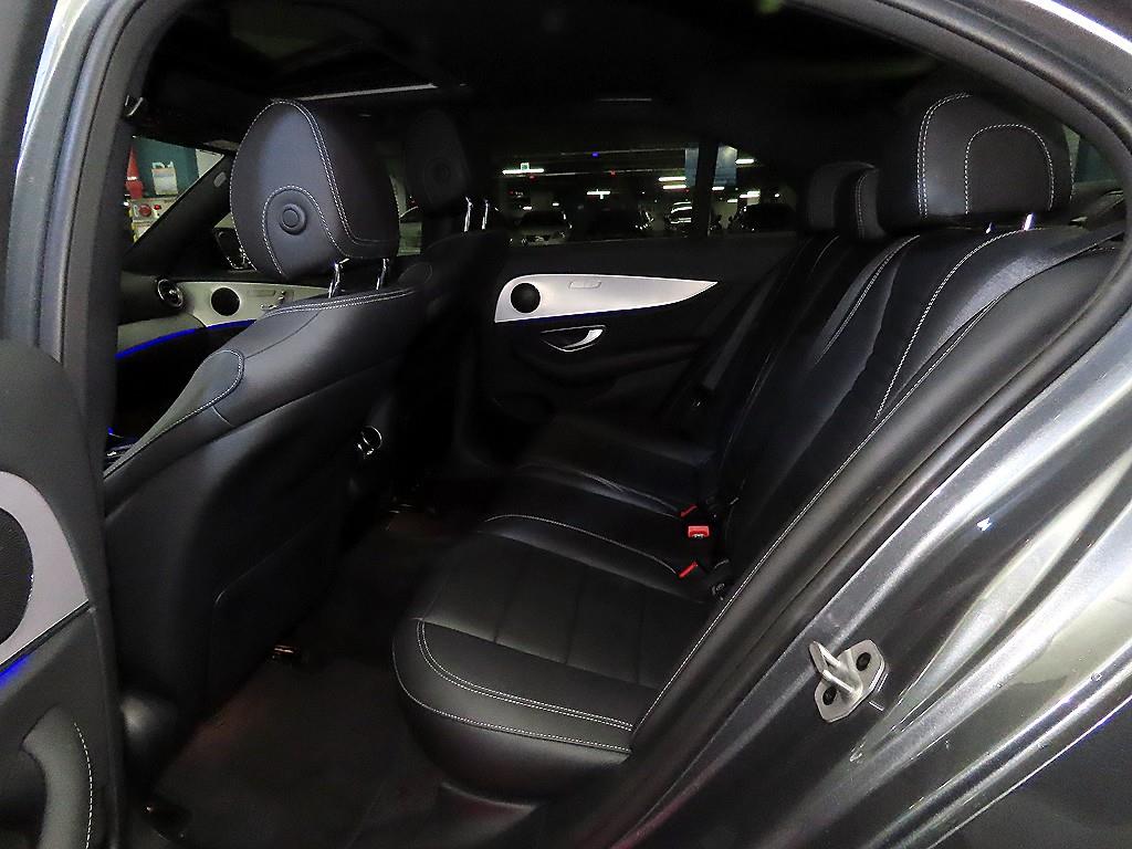 Mercedes Benz E class - Vista 7