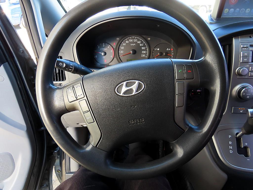 HYUNDAI Starex - Vista 9