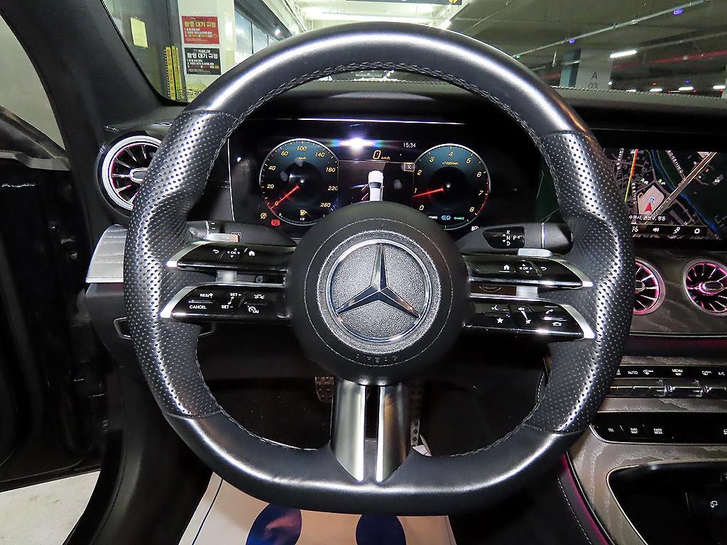 Mercedes Benz E class - Vista 8