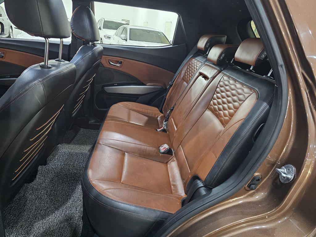 Ssangyong Tivoli - Vista 11