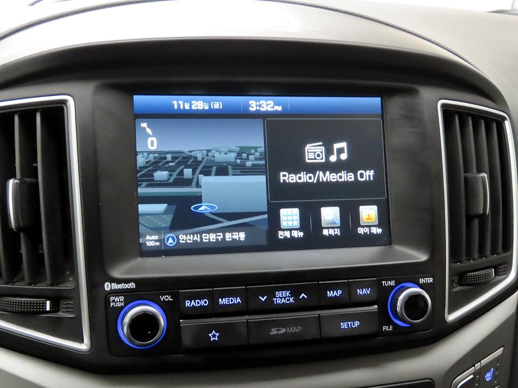 HYUNDAI Starex - Vista 9