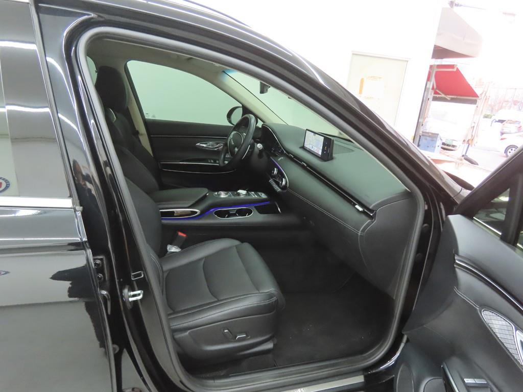 Genesis GV70 - Vista 8