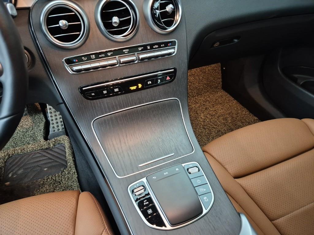 Mercedes Benz GLC Class - Vista 10