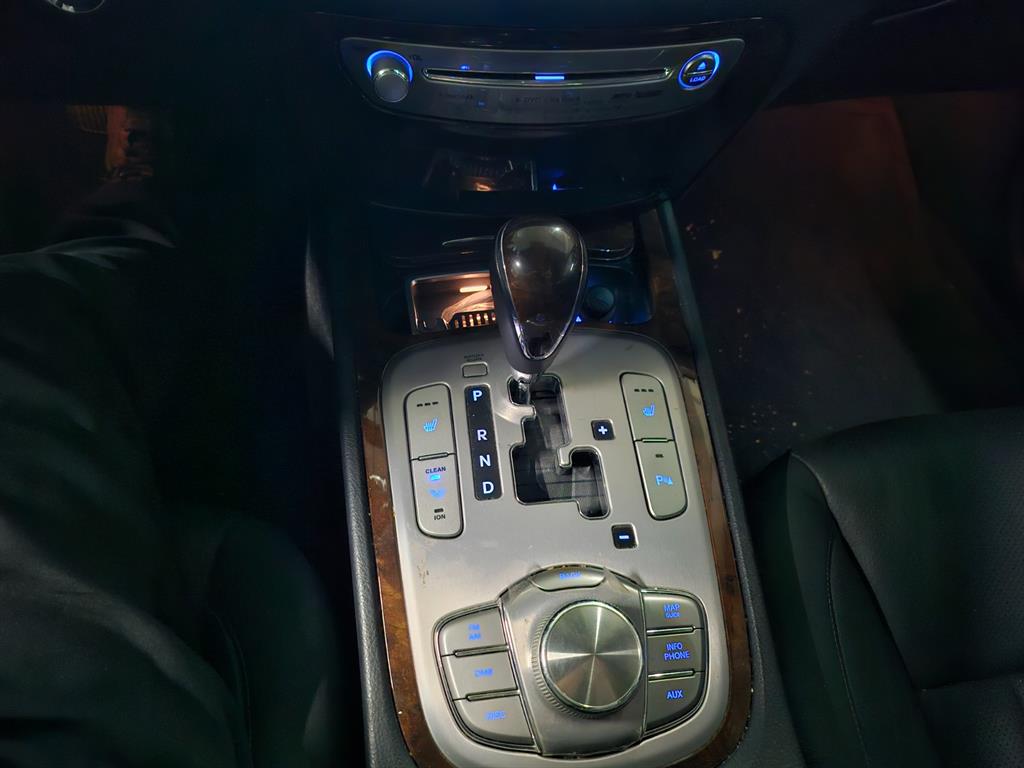 HYUNDAI Genesis - Vista 8