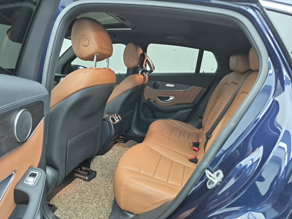 Mercedes Benz GLC Class - Vista 12