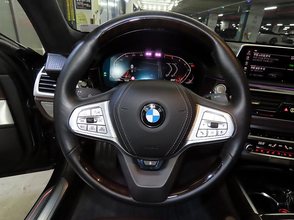 BMW 7 Series - Vista 8