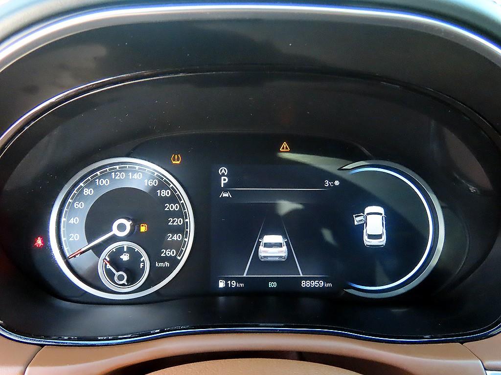 Genesis GV70 - Vista 9