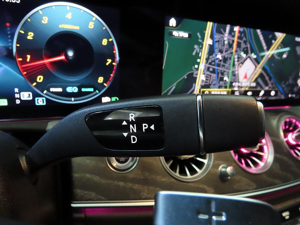 Mercedes Benz E class - Vista 12