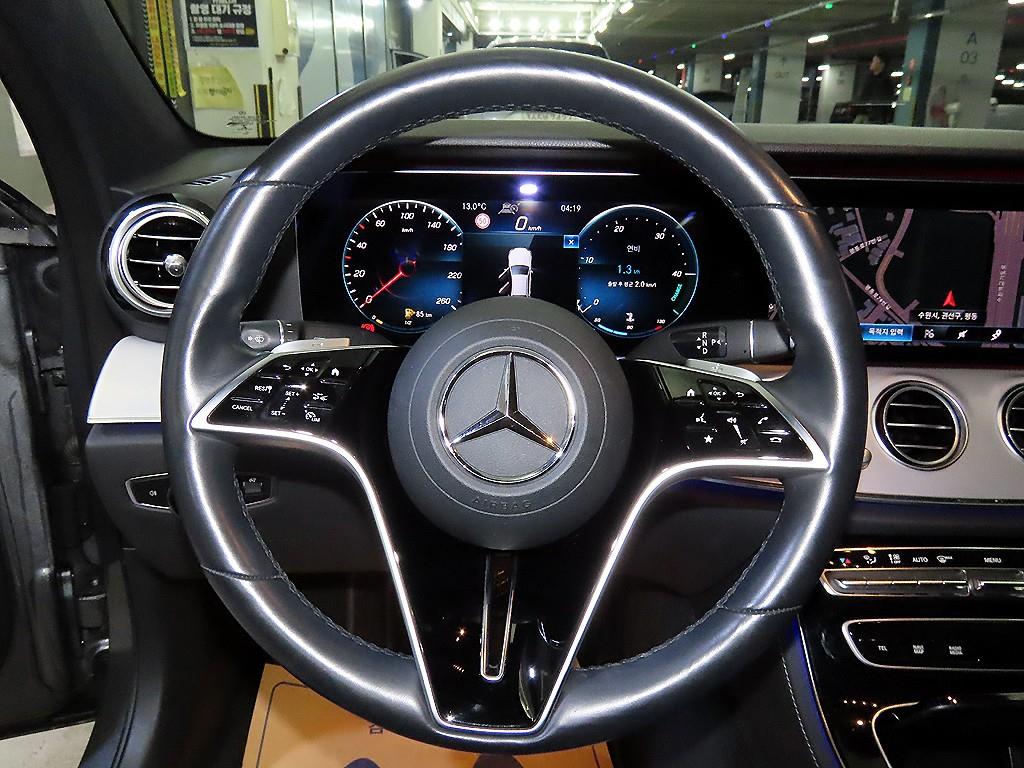 Mercedes Benz E class - Vista 8