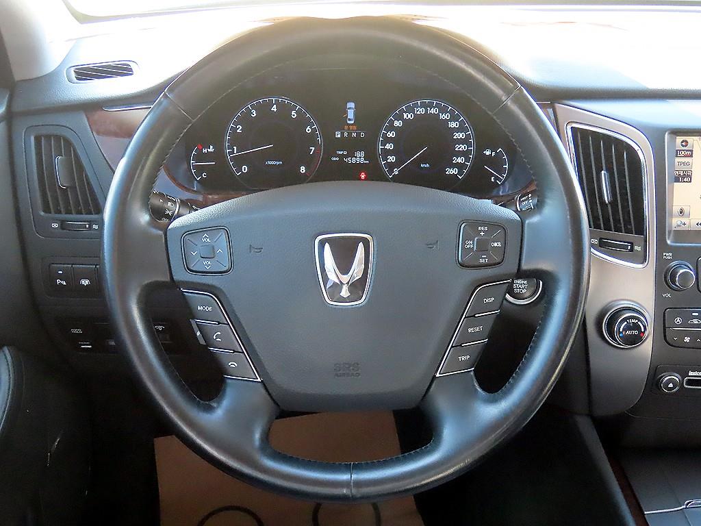 HYUNDAI Equus - Vista 7