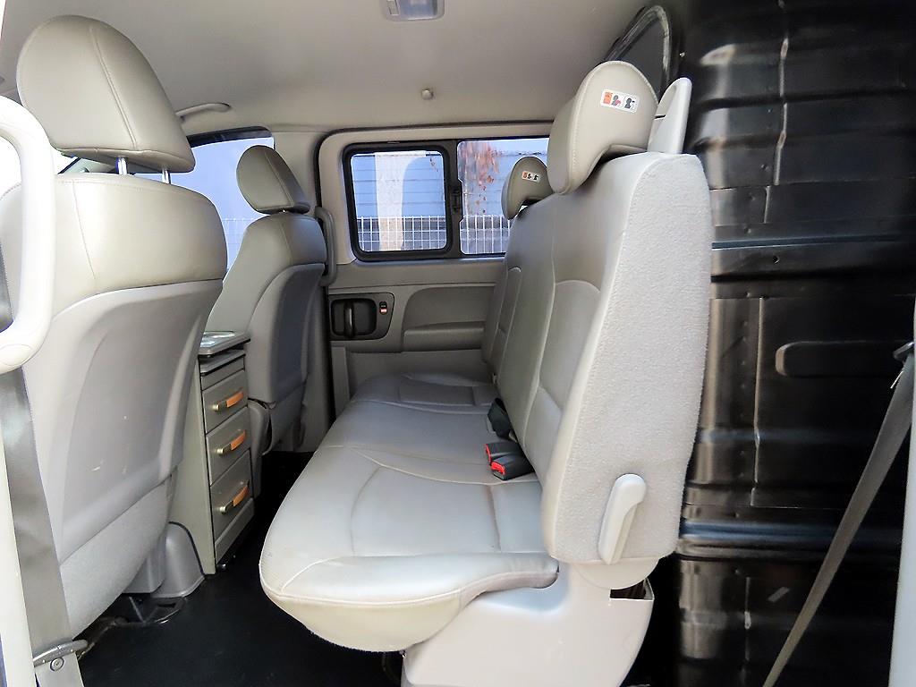 HYUNDAI Starex - Vista 6