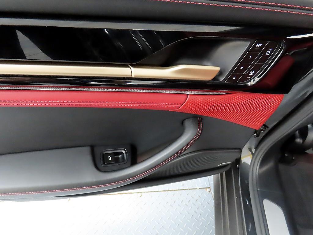 Porsche Panamera - Vista 12