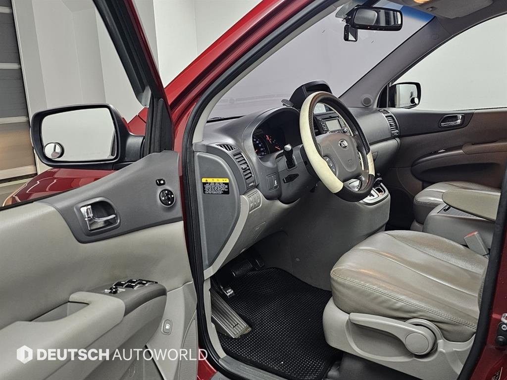 KIA Carnival - Vista 11