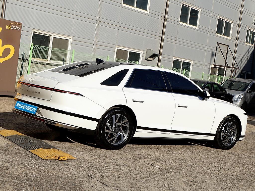 HYUNDAI Grandeur - Vista 7