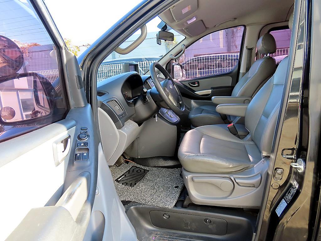 HYUNDAI Starex - Vista 5