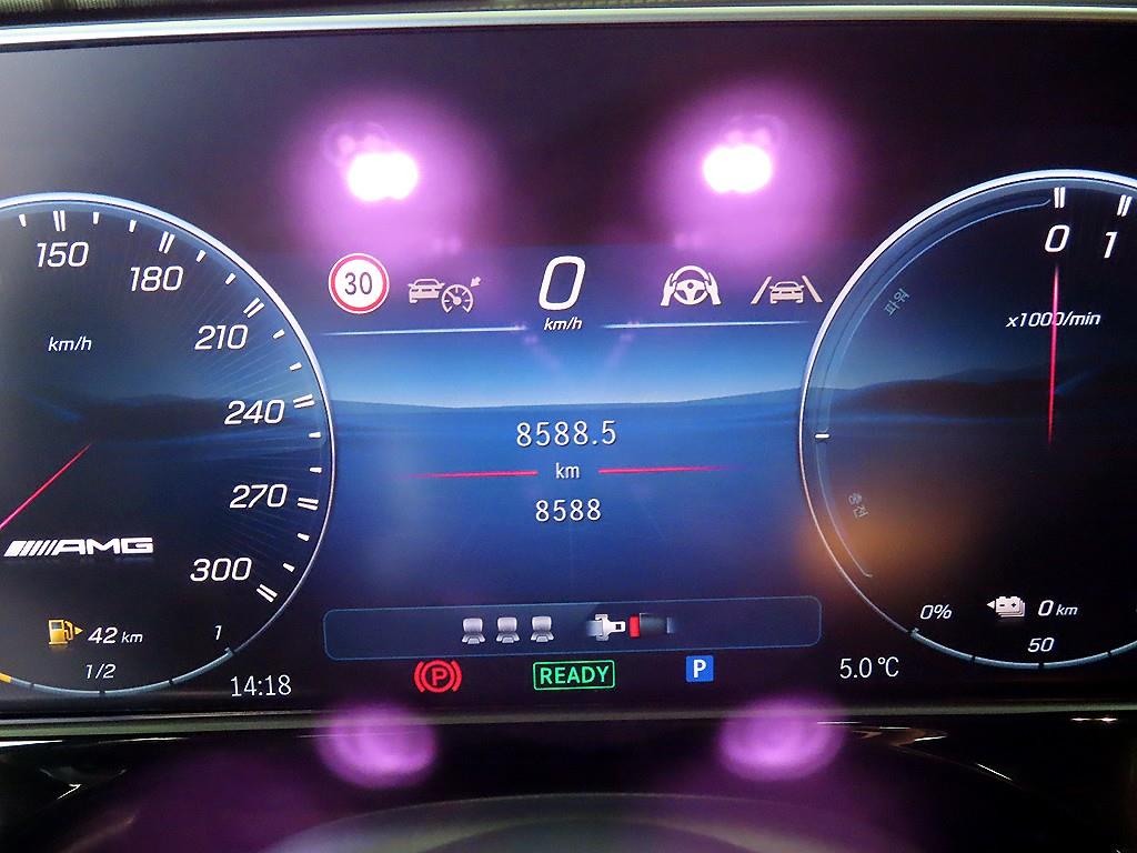 Mercedes Benz E class - Vista 9