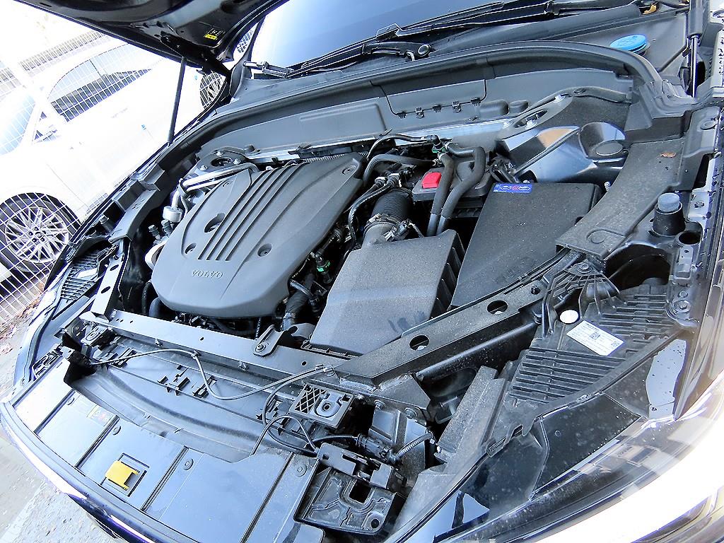 Volvo XC60 2025 Negro - Importación desde Corea - HF Imports Iquique - Foto 19