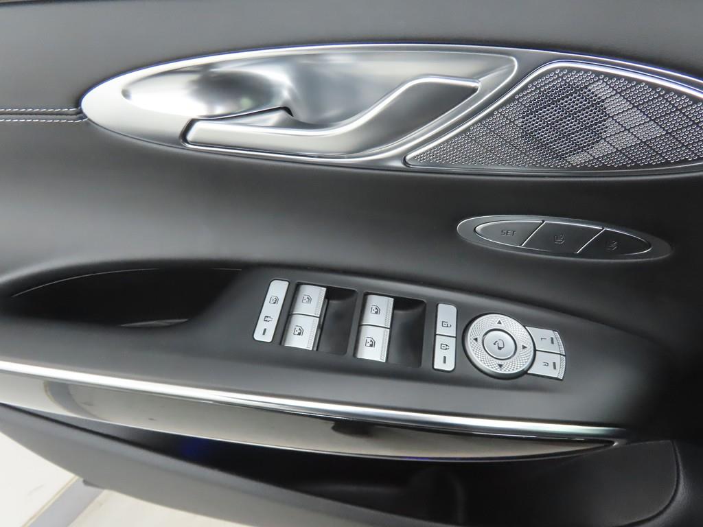 Genesis GV70 - Vista 10