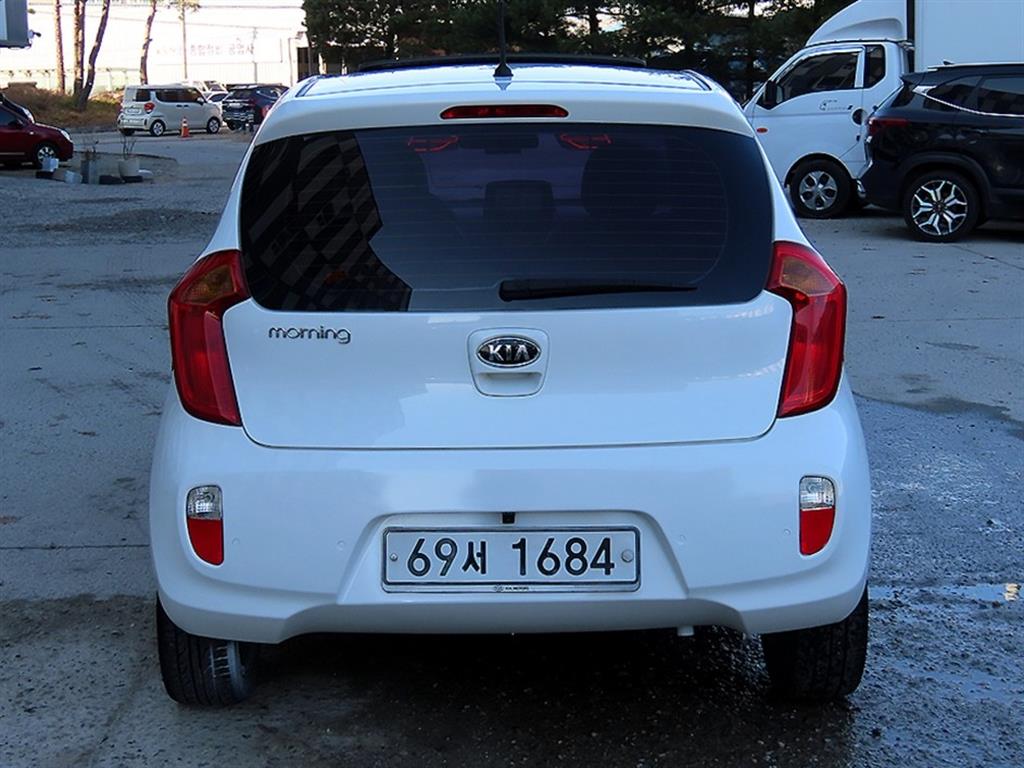 KIA Morning - Vista 4