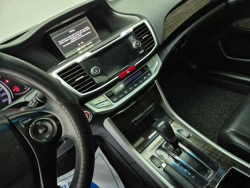 Honda Accord - Vista 10